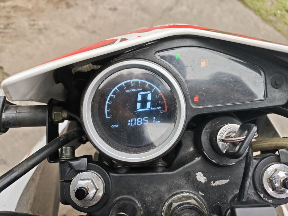 Продаю мотоцикл  Geon X road light 200