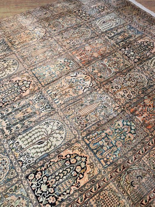 Jedwabny Ghoum - Perski dywan ręcznie tkany z jedwabiu 217 x 320 cm