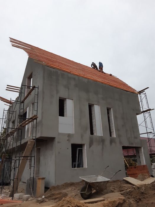 Покрівельні роботи, демонтаж та реконструкція старого даху