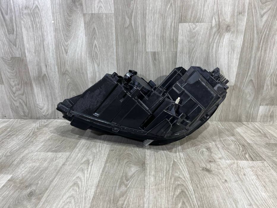 Фара передняя правая Peugeot 3008 2 5008 2 / 2016 - 2020 г.