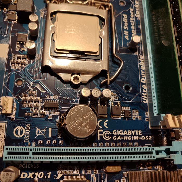 i7 3770 / DDR3 8gb / Gigabyte GA-H61M