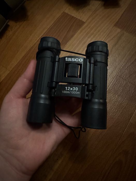 Продам бінокль Tasco 12*30