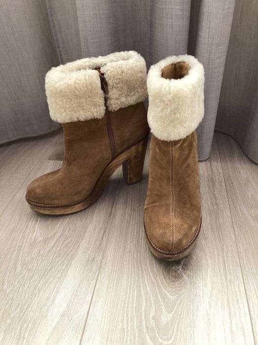 Замшевые ботинки на толстом каблуке