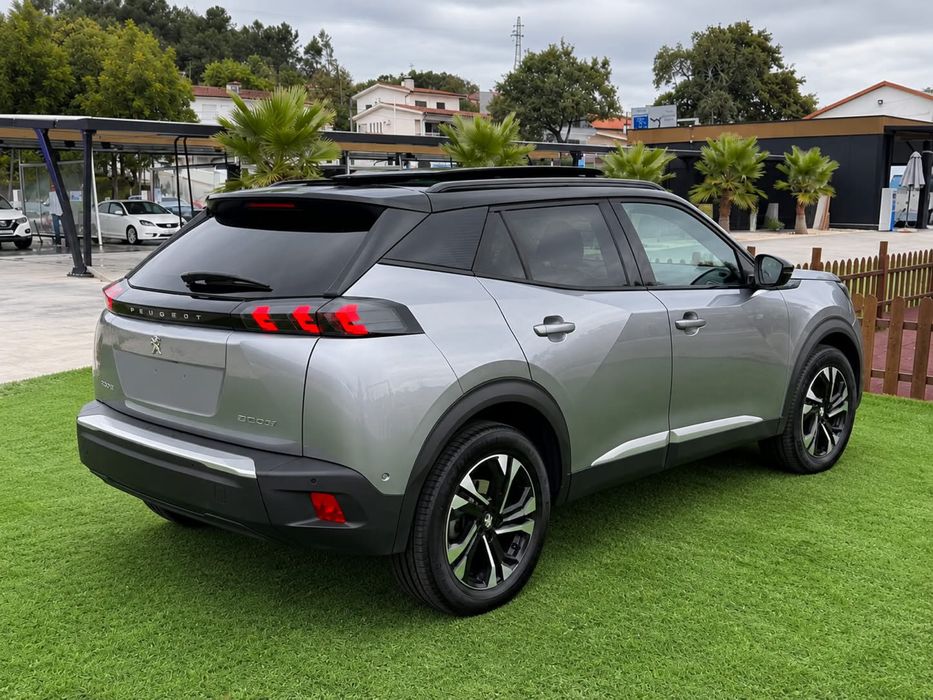 Peugeot E2008 GT LINE