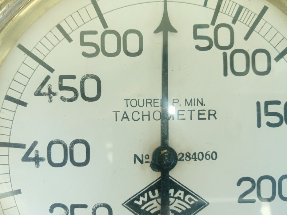 Tacometro muito antigo