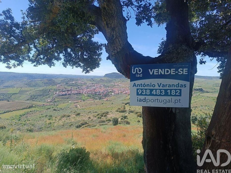 Terreno em Freixo de Espada à Cinta e Mazouco de 49572,00 m2