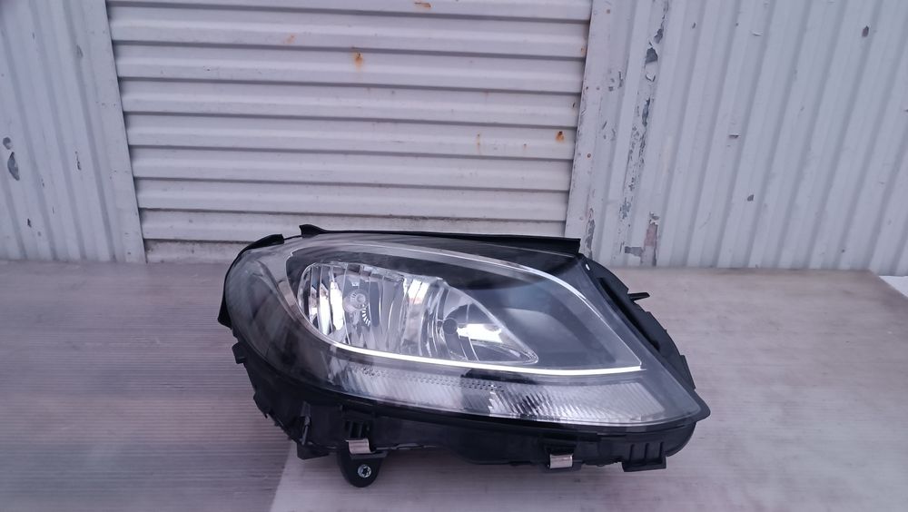 Vendo farol direito de Mercedes W 205 ano 2018/21