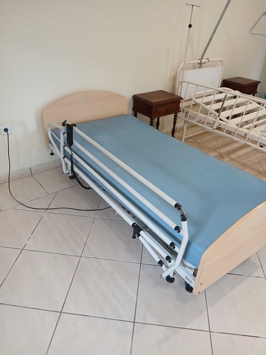 Cama articulada geriátrica Elétrica e Manual