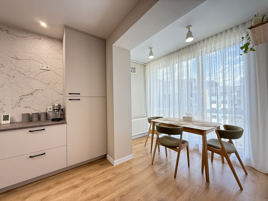 3-Кімнатна 88 кв.м. «На Щасливому» з Ремонтом! Меблі! Техніка!