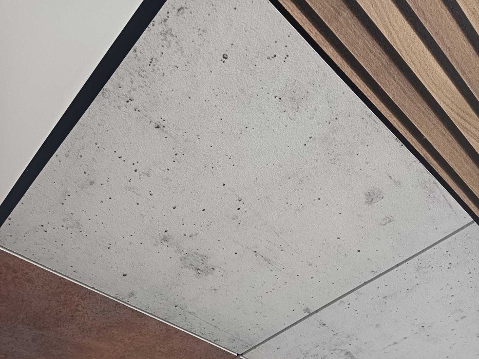 Sufit podwieszany kasetonowy modułowy z grafiką - beton M - i inne