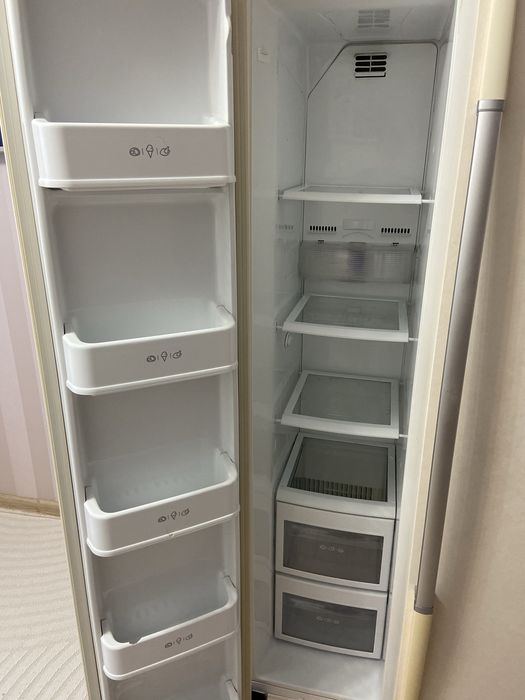 Холодильник дводверний LG