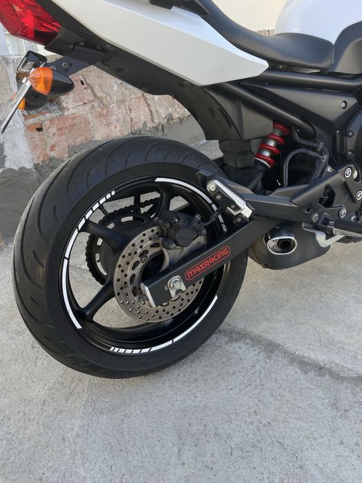 Yamaha Xj6 2012 .