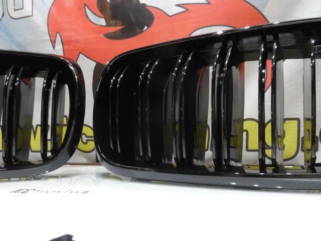 Grelha frontal em preto piano brilhante para BMW X5 F15, X6 F16 2013-2018 M4 look / dupla lâmina em Plastico ABS