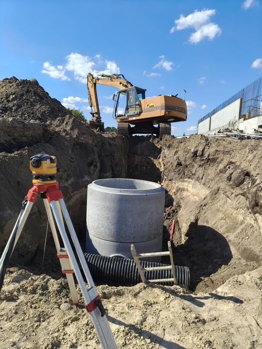 Usługi  koparko ładowarka kopararka kołowa 19 t koparka gasienicowa 25