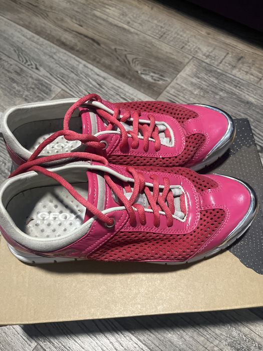 Кросівки розмір 36