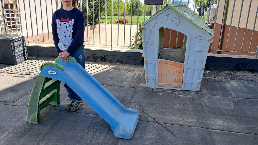 Domek ogrodowy dla dzieci plastikowy, pudło na poduszki, zjeżdżalnia
