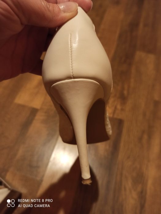 Suknia ślubna, bolerko i buty M/L