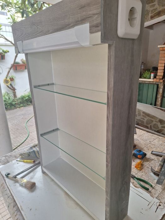 Armario de casa de banho