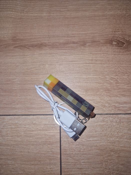 Brelok pochodnia Minecraft + kabel