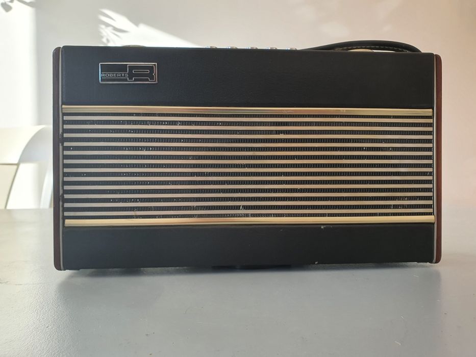 Rádio vintage Roberts Radio - Reino Unido