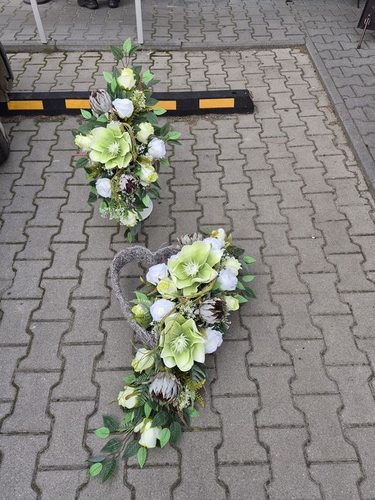 Kompozycje Nagrobne w komplecie z wazonem