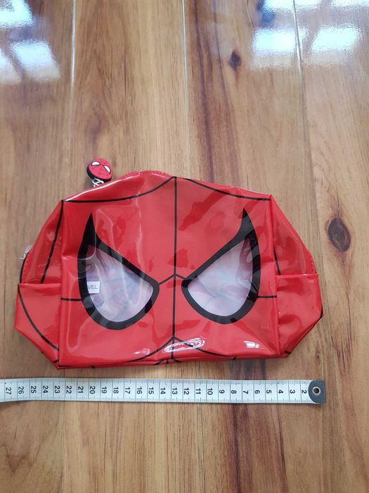 Kosmetyczka Marvel Spider-man Primark czerwona Spiderman piórnik