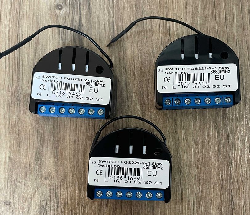 FIBARO 3x FGS-221 Switch / przełącznik inteligentny Z-wave 2x1.5kW