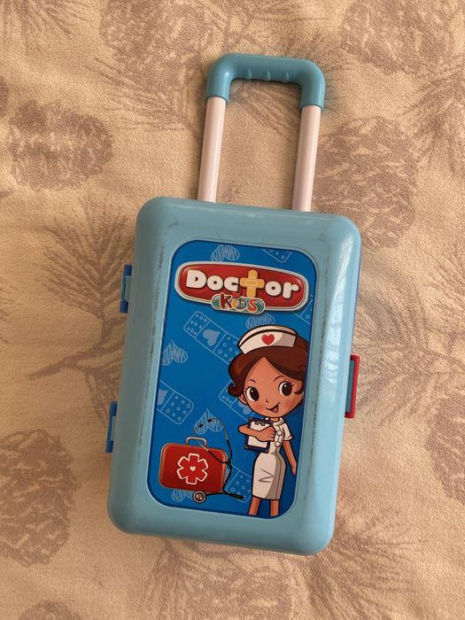 Игровой набор доктора Toysclub Doctor в чемодане с ручкой больница