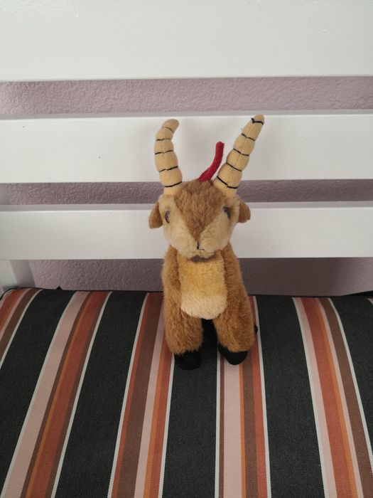 Koziołek pluszak zabawka wysokość 20 cm