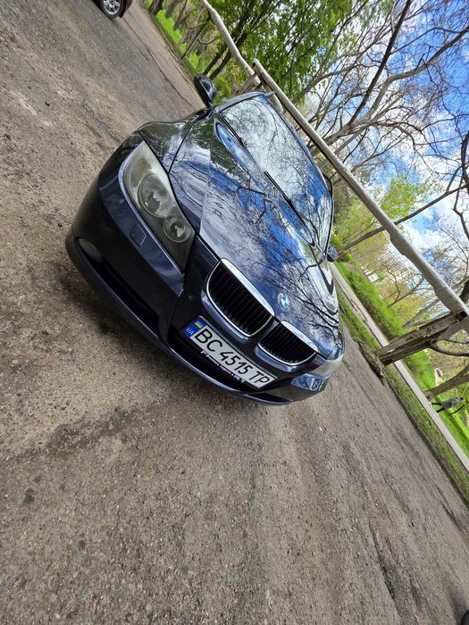 Продам BMW  е91 2.0 бенз