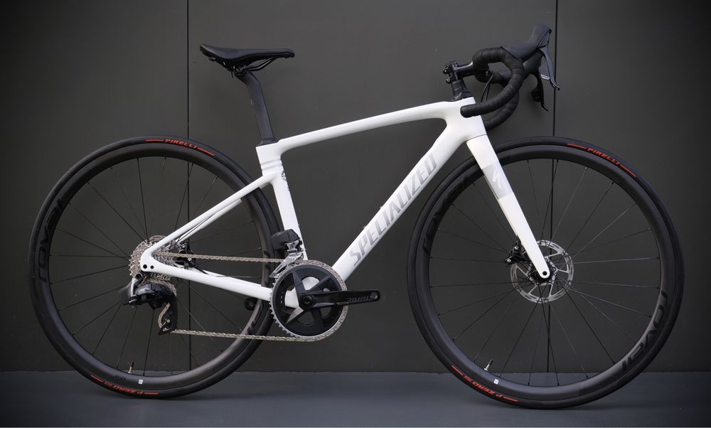 Шосейний велосипед Specialized Roubaix Pro Rival AXS карбон колеса roval