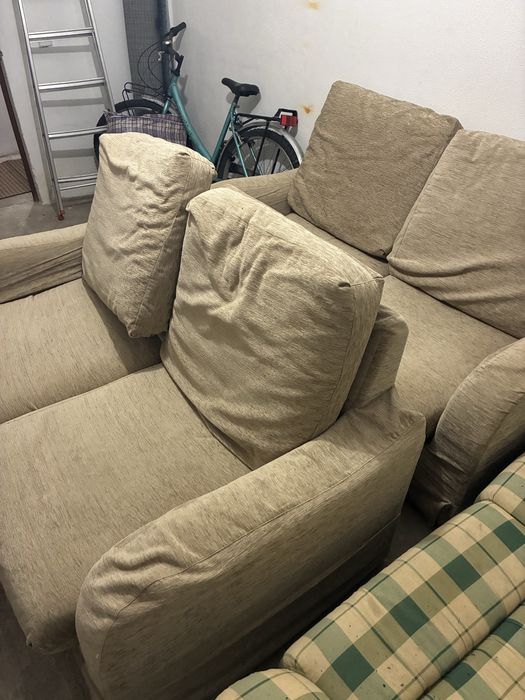 Doação 2 sofas identicos