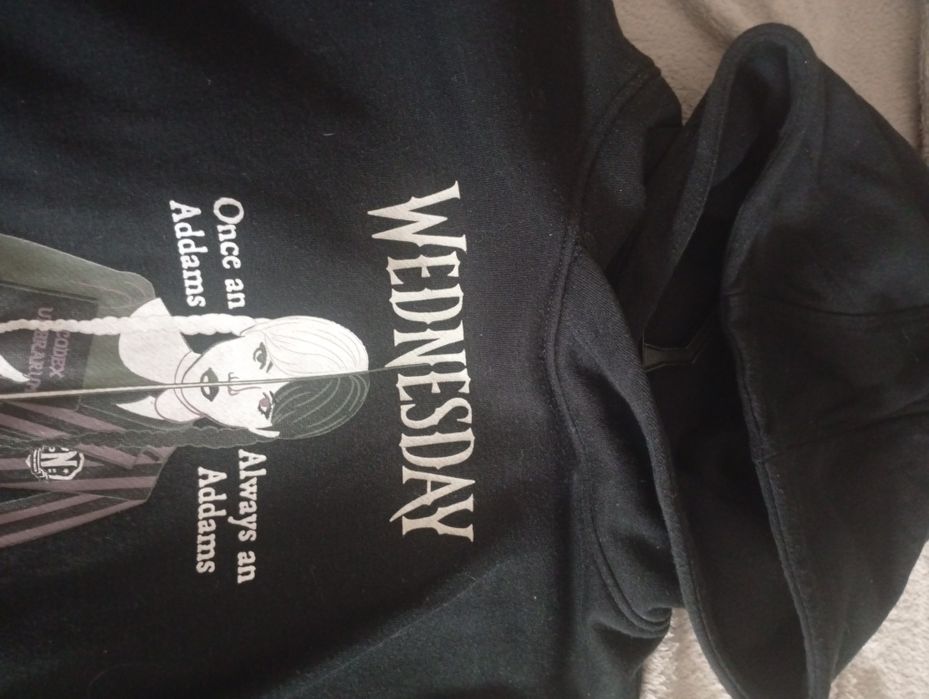 Bluza wednesday 12-14 lat stan bardzo dobry jak nowa