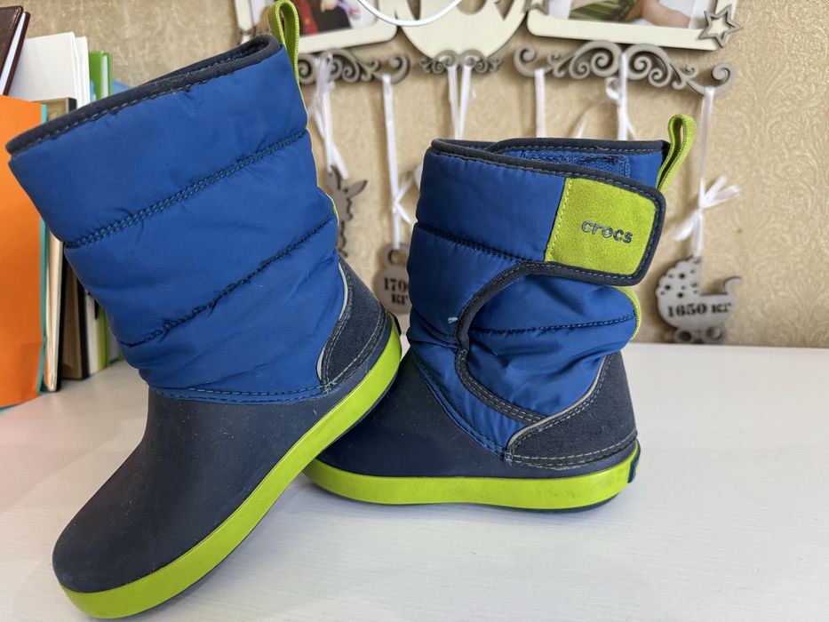 Продам зимові дитячі чоботи Crocs (оригінал)