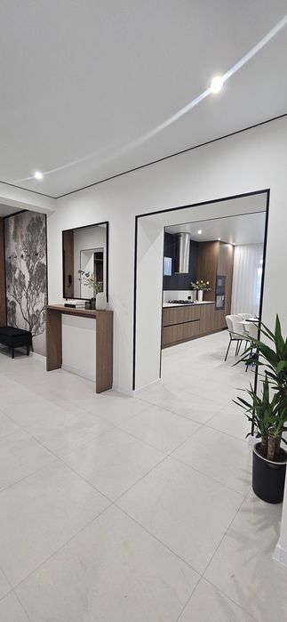 Продаж квартири з дизайнерським ремонтом Виставка
