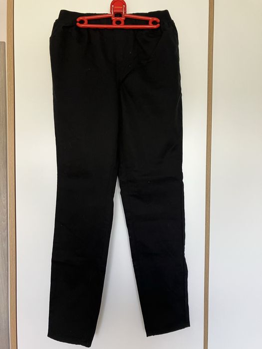 Spodnie młodzieżowe czarne