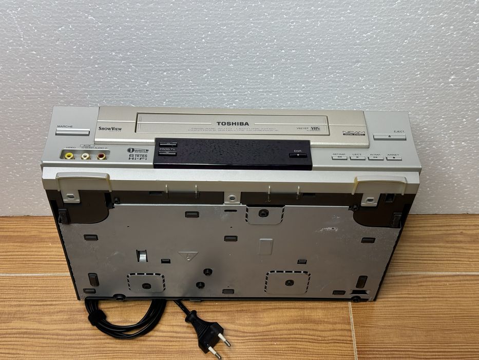 Leitor/Gravador VHS TOSHIBA