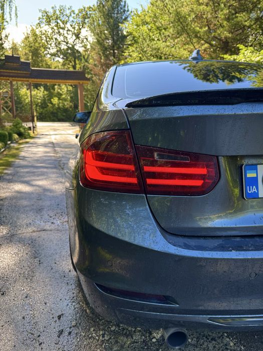 BMW 320i F30 офіційне авто