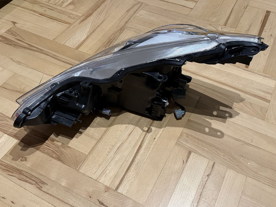 Lampa Toyota Prius plus V lift 2016 led prawa