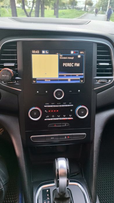 Продаю власний автомобіль Renault Megane IV