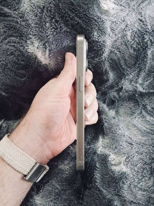 iPhone 15 Pro Max 256GB Prateado – Excelente Estado + Extras