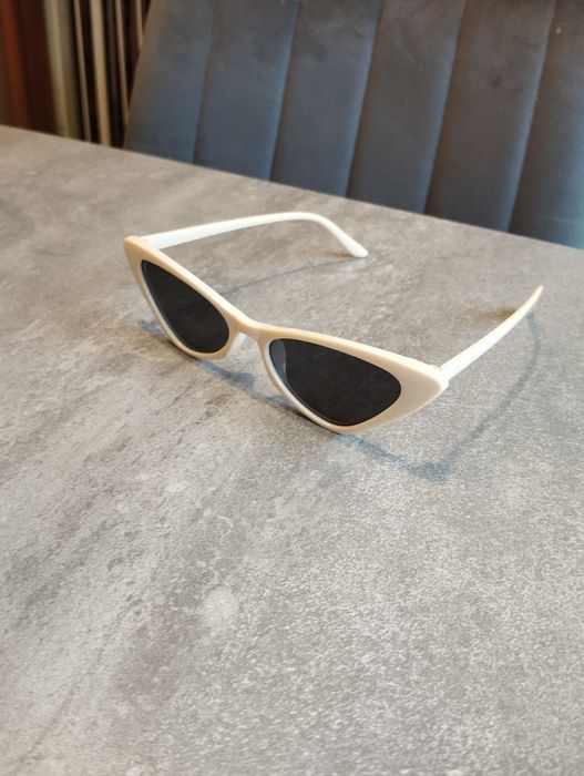 Okulary przeciwsłoneczne vintage plastikowe kocie oczy