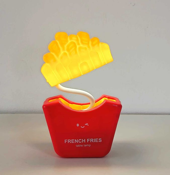 Abajur em formato de batata frita