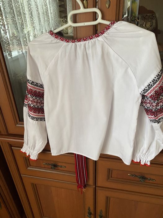 Вишиваночка на дівчинку.