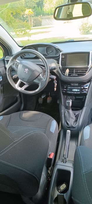 Peugeot 208 allure — photo 5