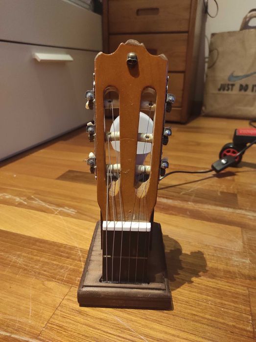 Candeeiro - Cabeça de guitarra clássica