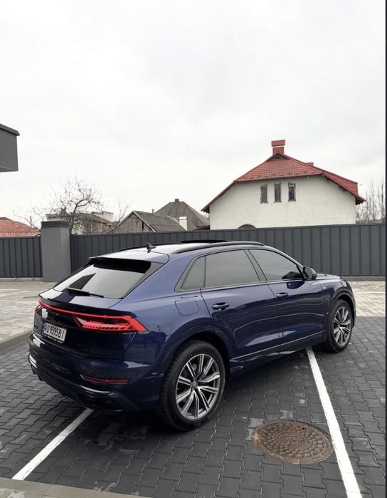 Audi Q8 S-LINE 2019 року