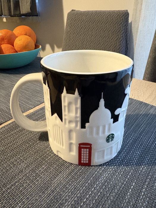 Kubek Starbucks London