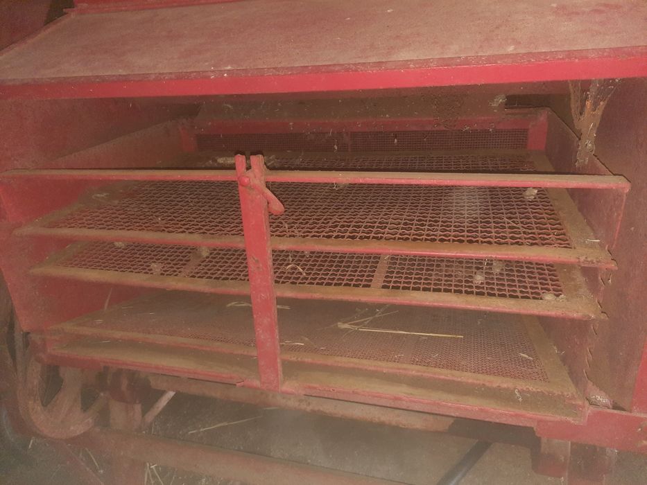 Malhadeira de milho, em muito bom estado.