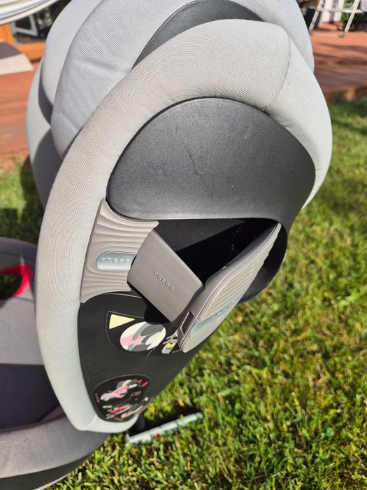 Fotelik samochodowy Cybex Solution S-fix 15-36 kg, stan bardzo dobry
